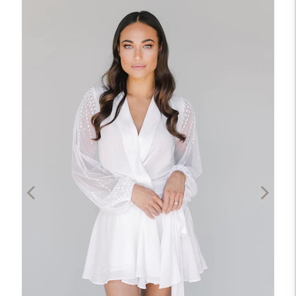Elegant White Sheer Sleeve Robe